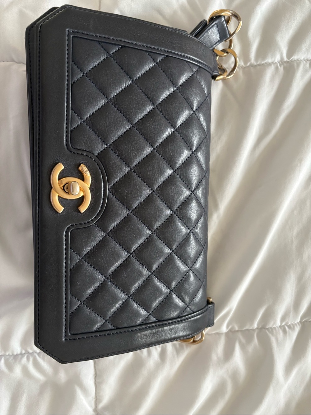 CHANEL Navy Quilted Leather Flap Shoulder Bag. Good Cond. See Pics For Flaws. - Picture 11 of 14